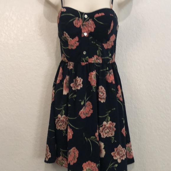 Bailey Blue - Picture 2 of 5